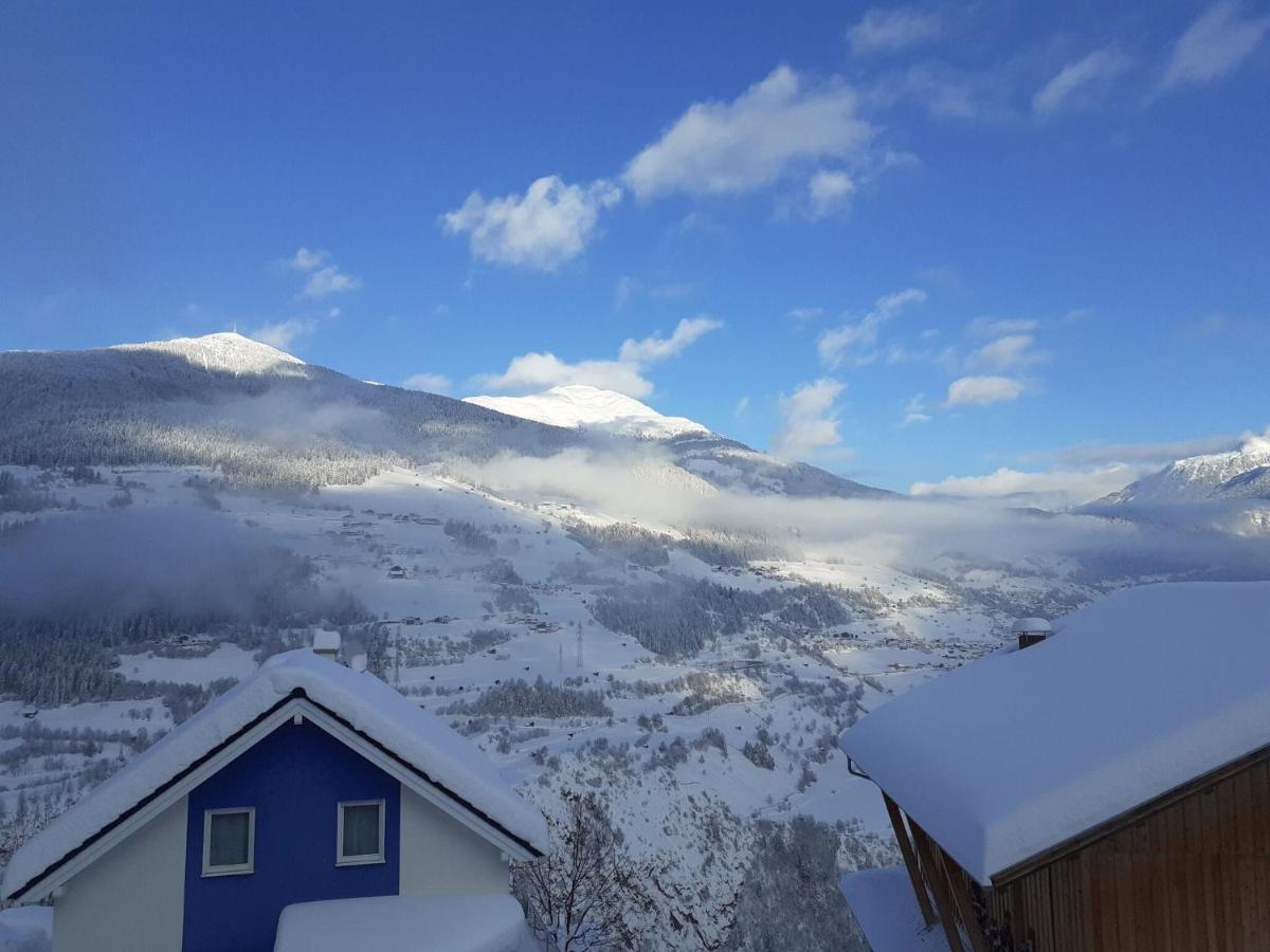 Modern Apartment In Hochgallmigg With Balcony ภายนอก รูปภาพ